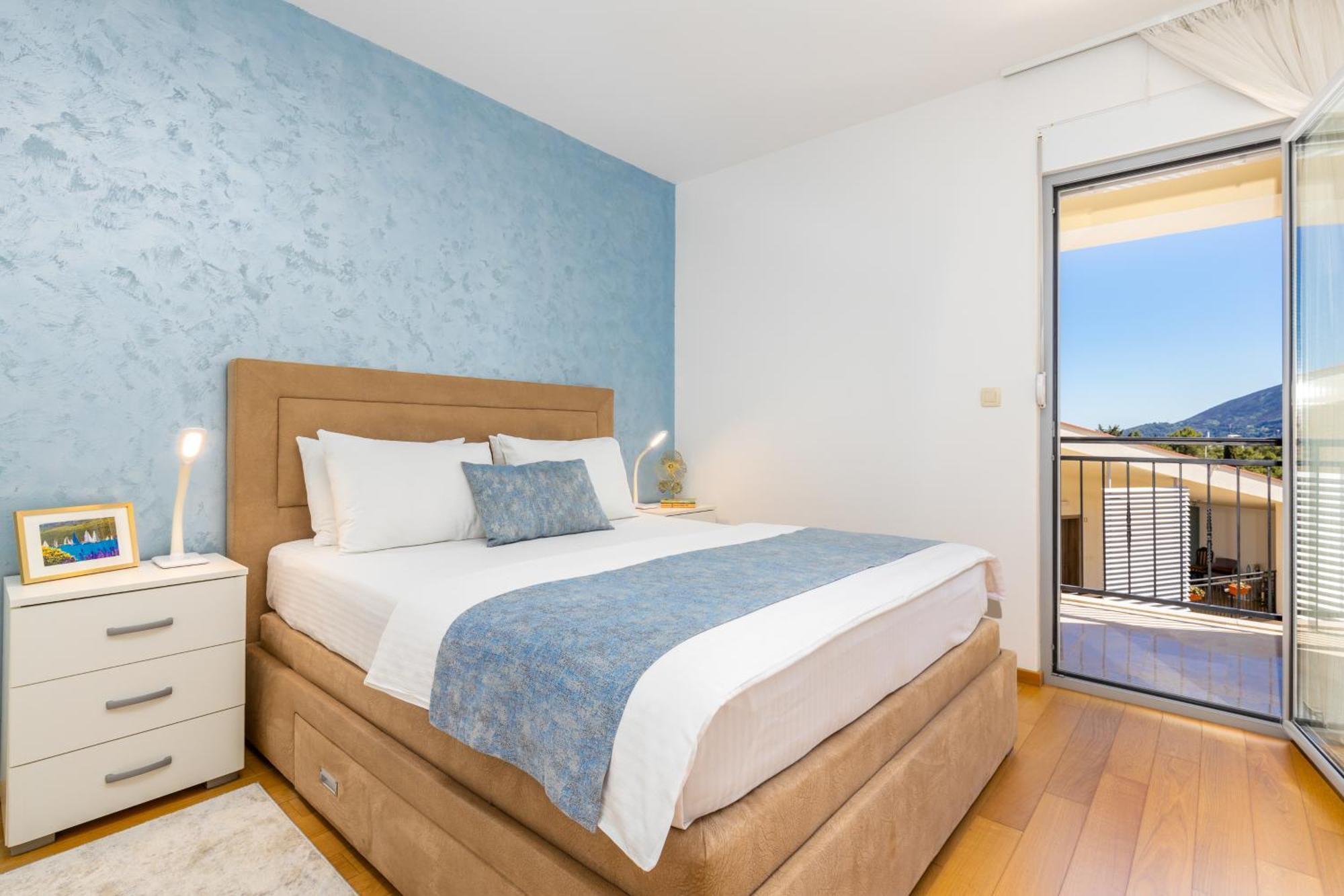 Apart Hotel M S Katunjanin Херцег Нови Екстериор снимка