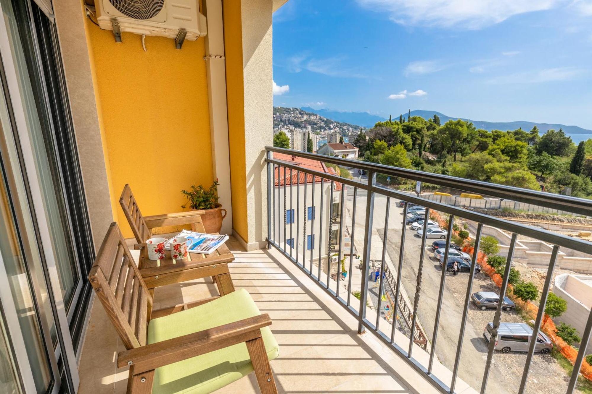 Apart Hotel M S Katunjanin Херцег Нови Екстериор снимка