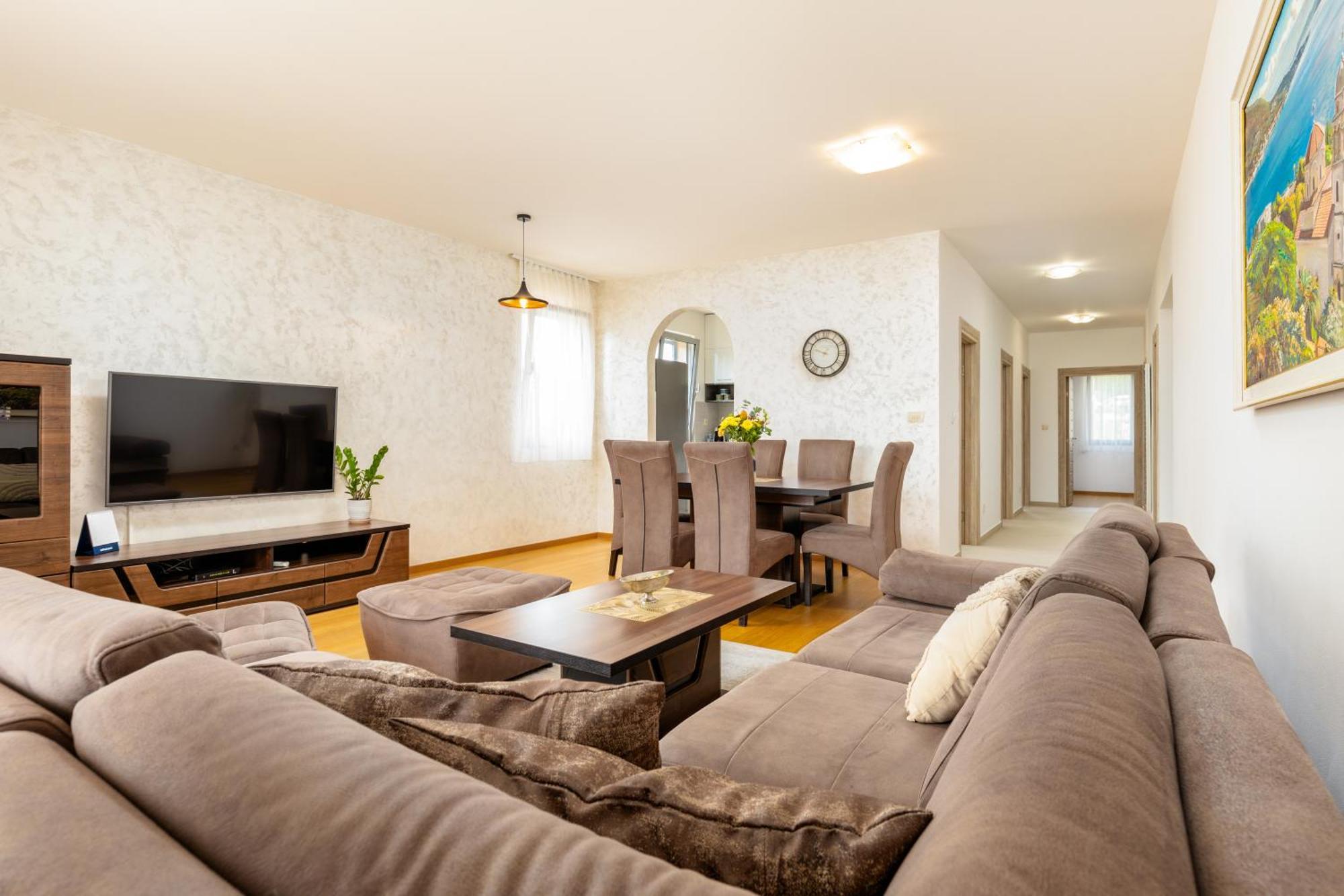 Apart Hotel M S Katunjanin Херцег Нови Екстериор снимка