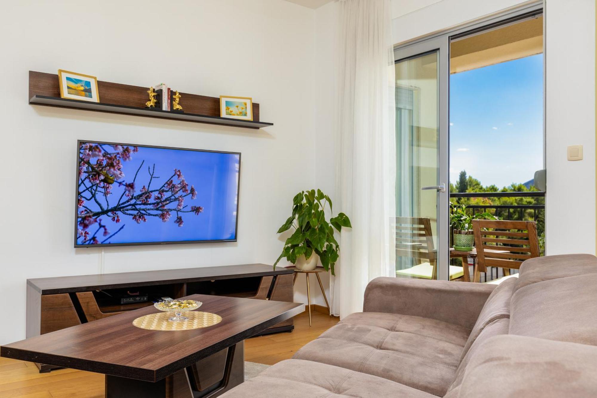 Apart Hotel M S Katunjanin Херцег Нови Екстериор снимка