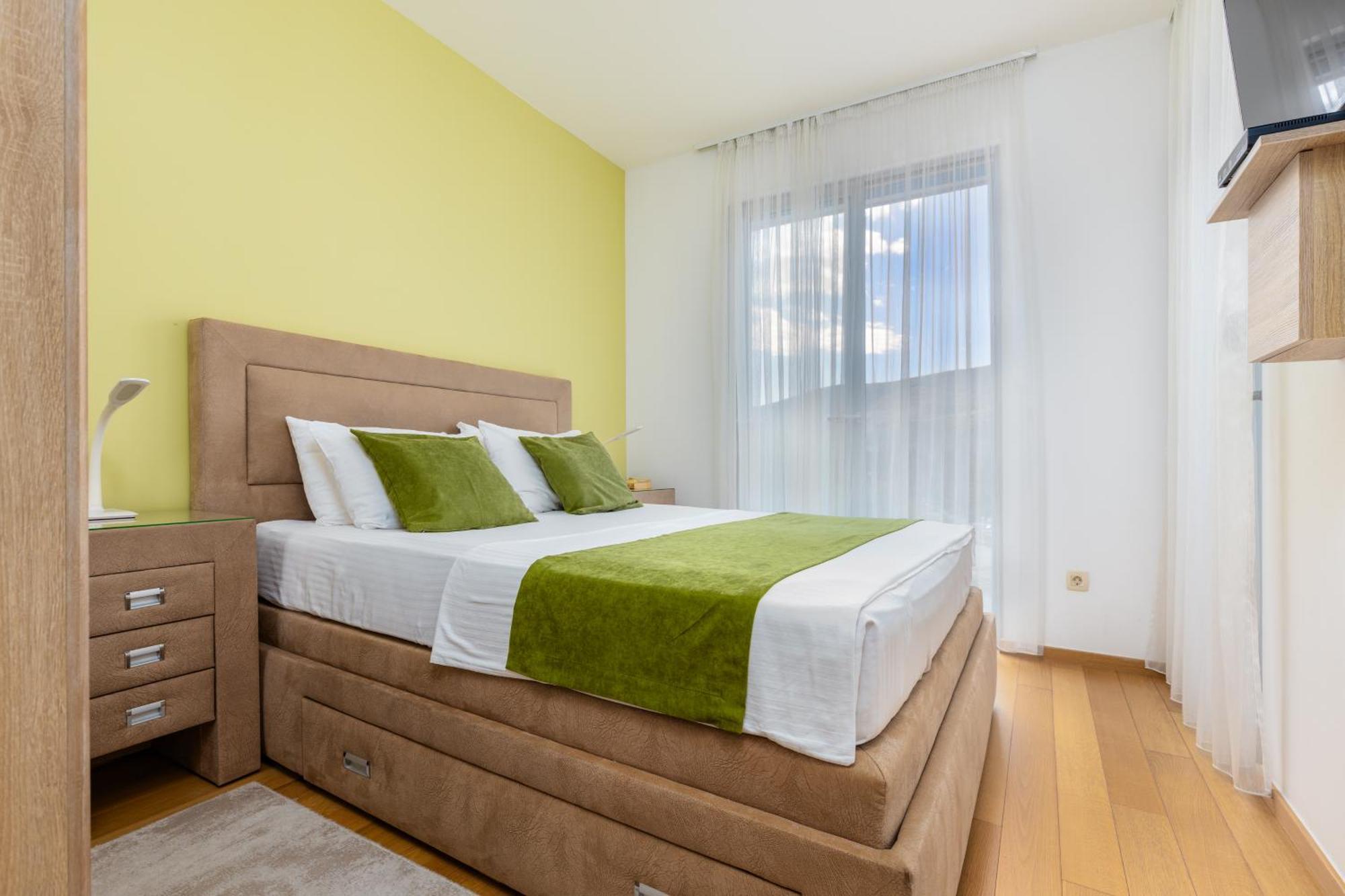 Apart Hotel M S Katunjanin Херцег Нови Екстериор снимка