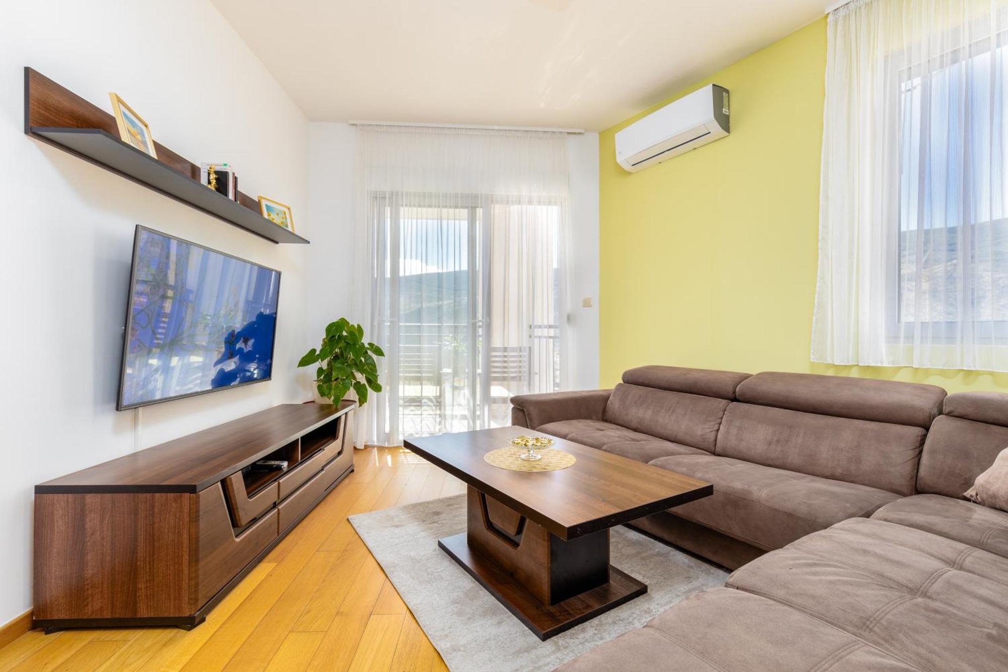 Apart Hotel M S Katunjanin Херцег Нови Екстериор снимка