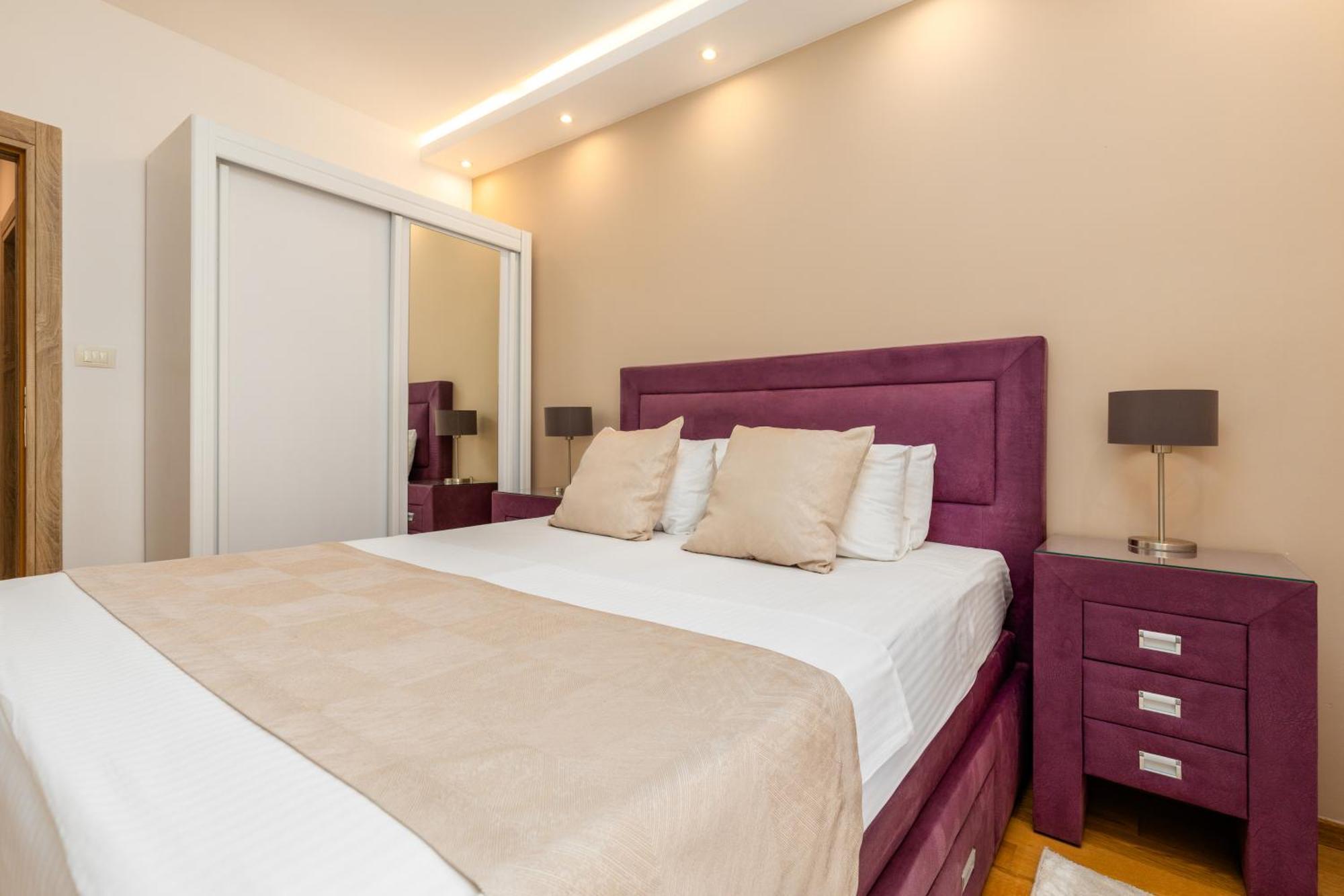 Apart Hotel M S Katunjanin Херцег Нови Екстериор снимка