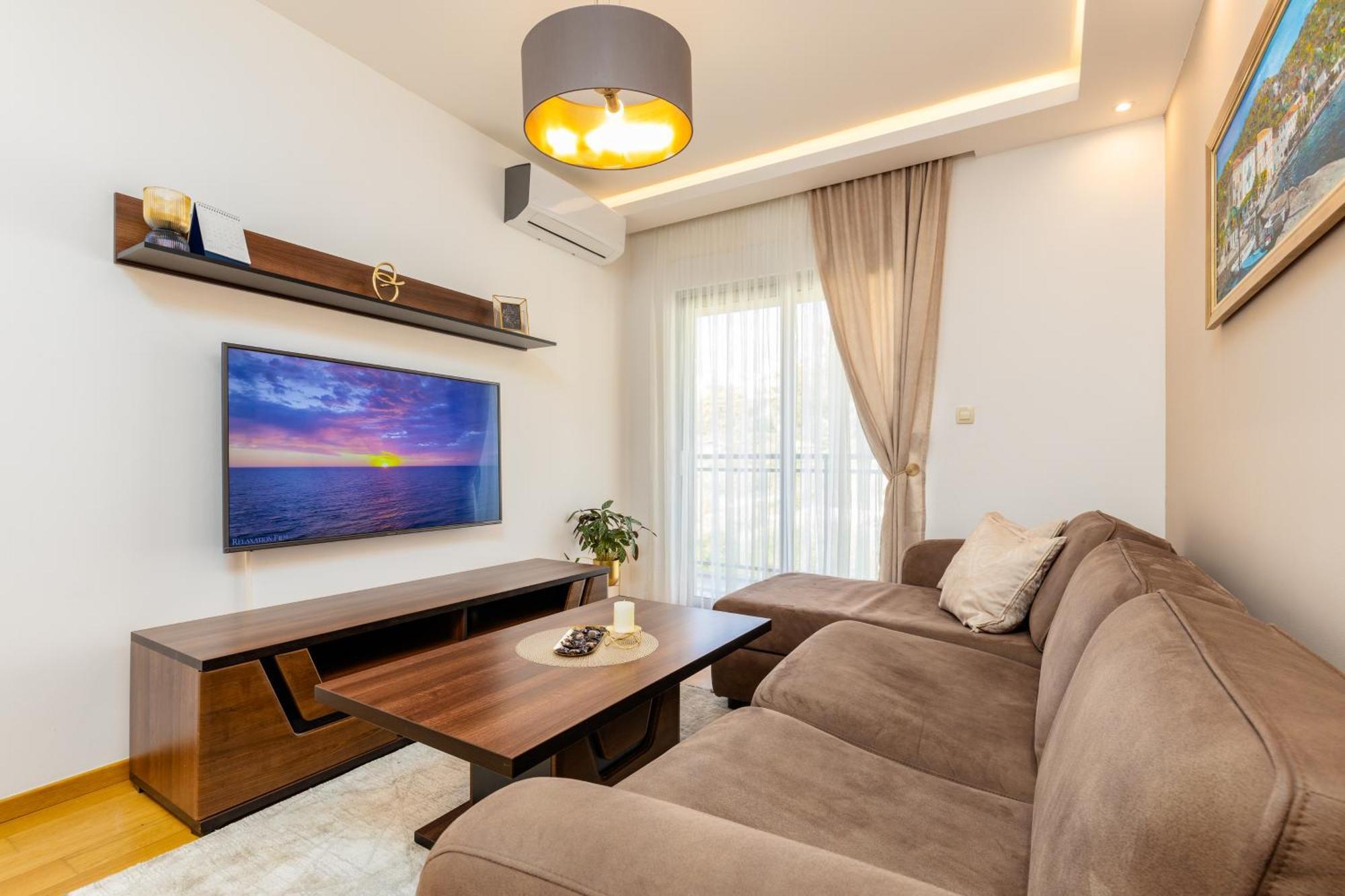 Apart Hotel M S Katunjanin Херцег Нови Екстериор снимка