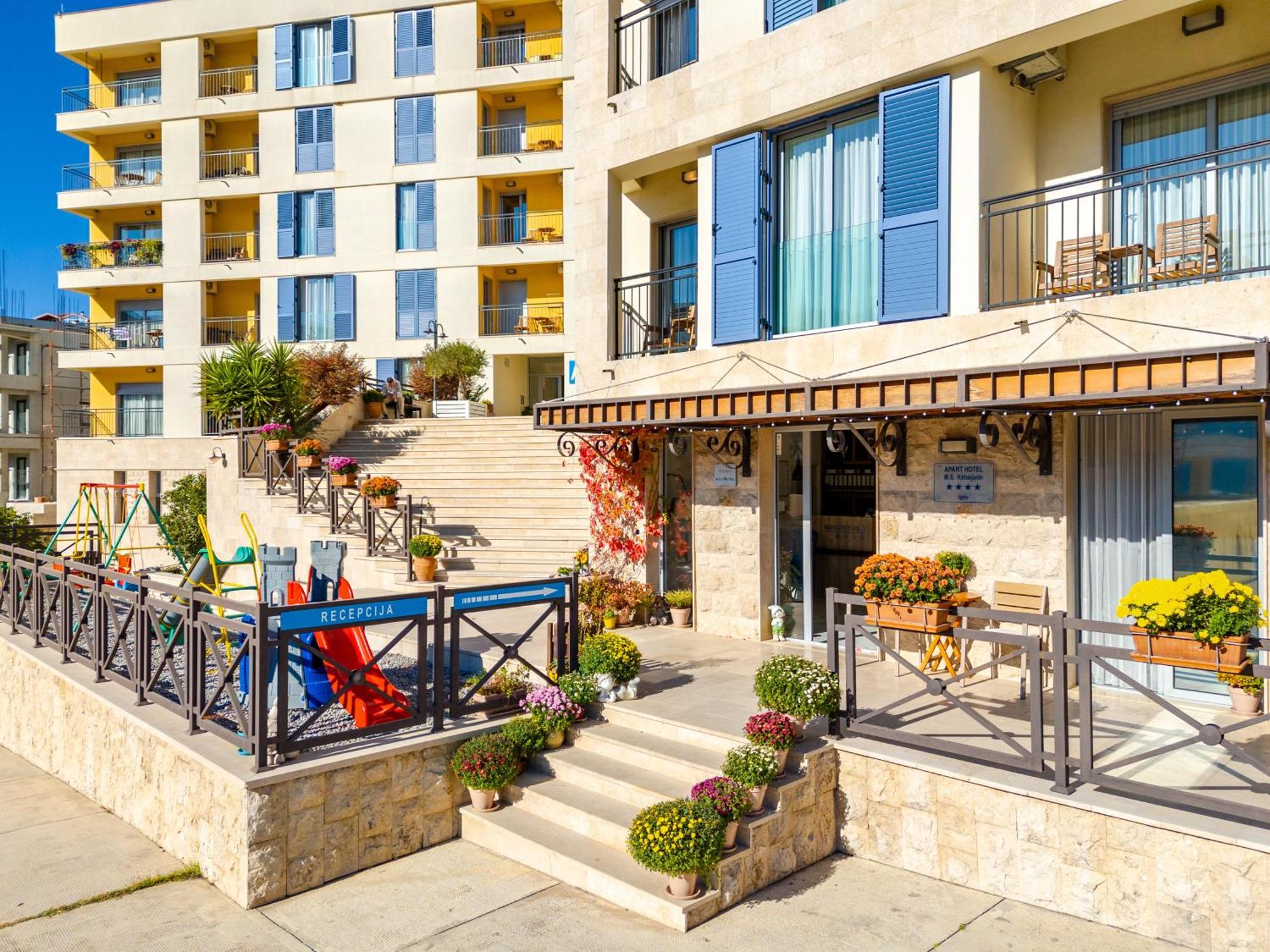 Apart Hotel M S Katunjanin Херцег Нови Екстериор снимка