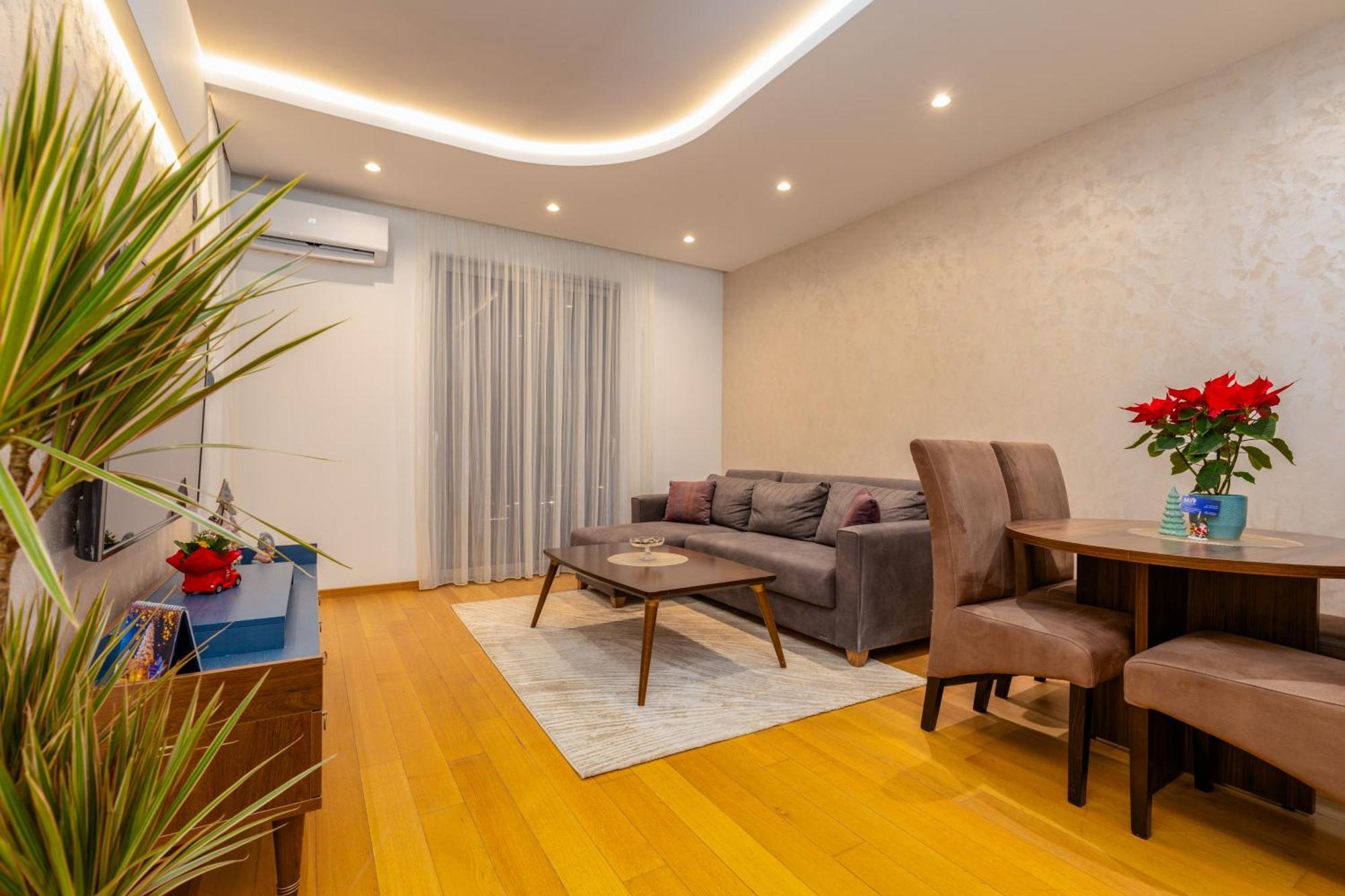 Apart Hotel M S Katunjanin Херцег Нови Екстериор снимка
