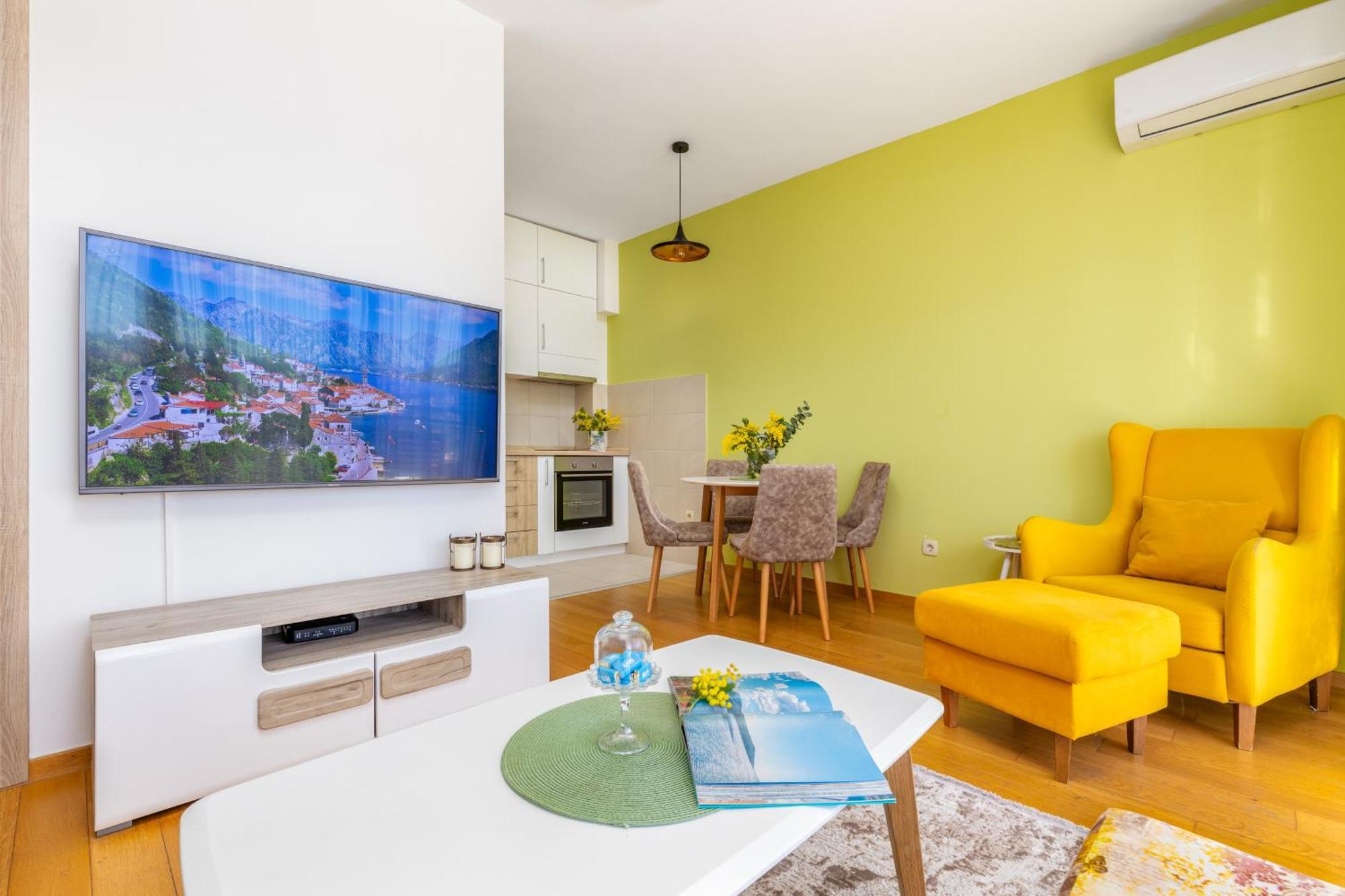 Apart Hotel M S Katunjanin Херцег Нови Екстериор снимка