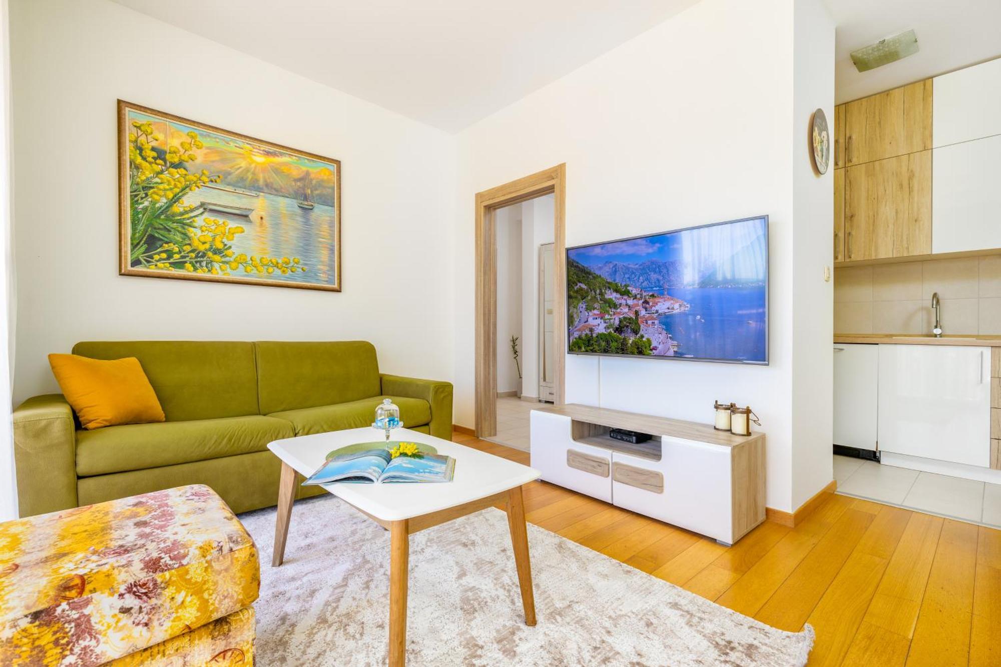 Apart Hotel M S Katunjanin Херцег Нови Екстериор снимка