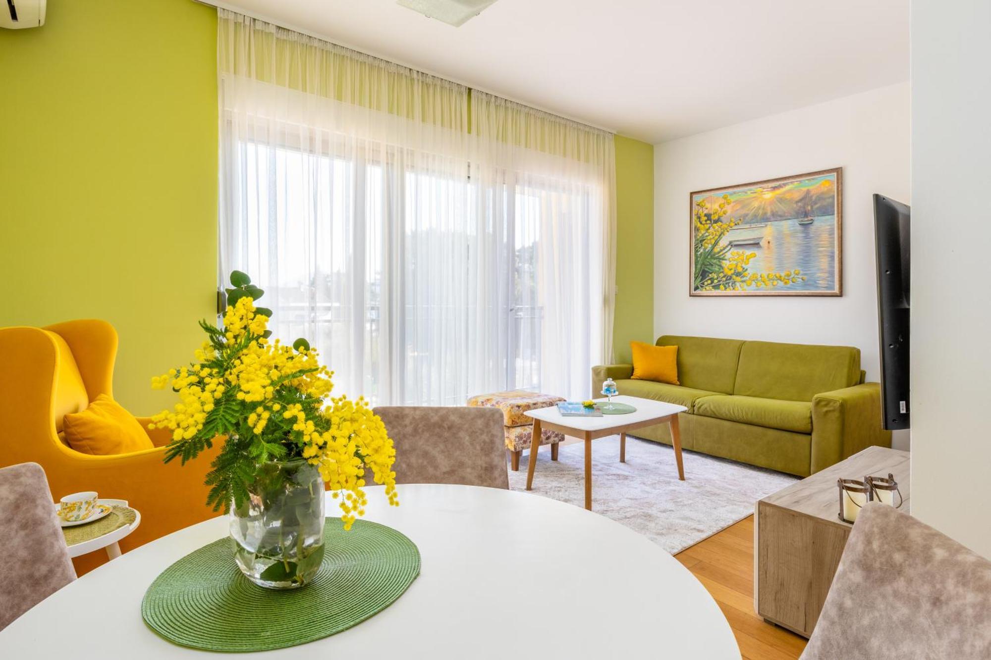 Apart Hotel M S Katunjanin Херцег Нови Екстериор снимка