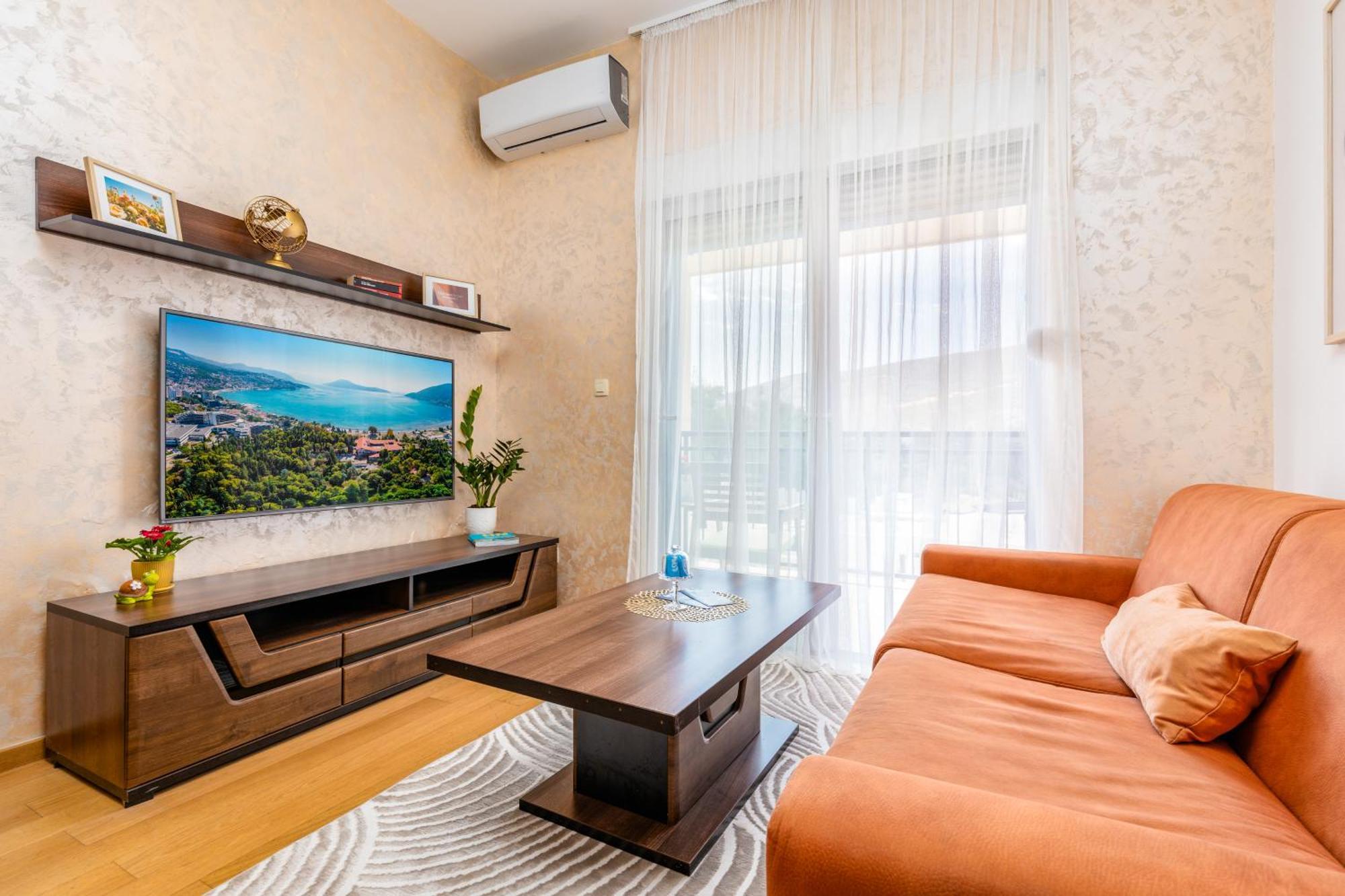 Apart Hotel M S Katunjanin Херцег Нови Екстериор снимка