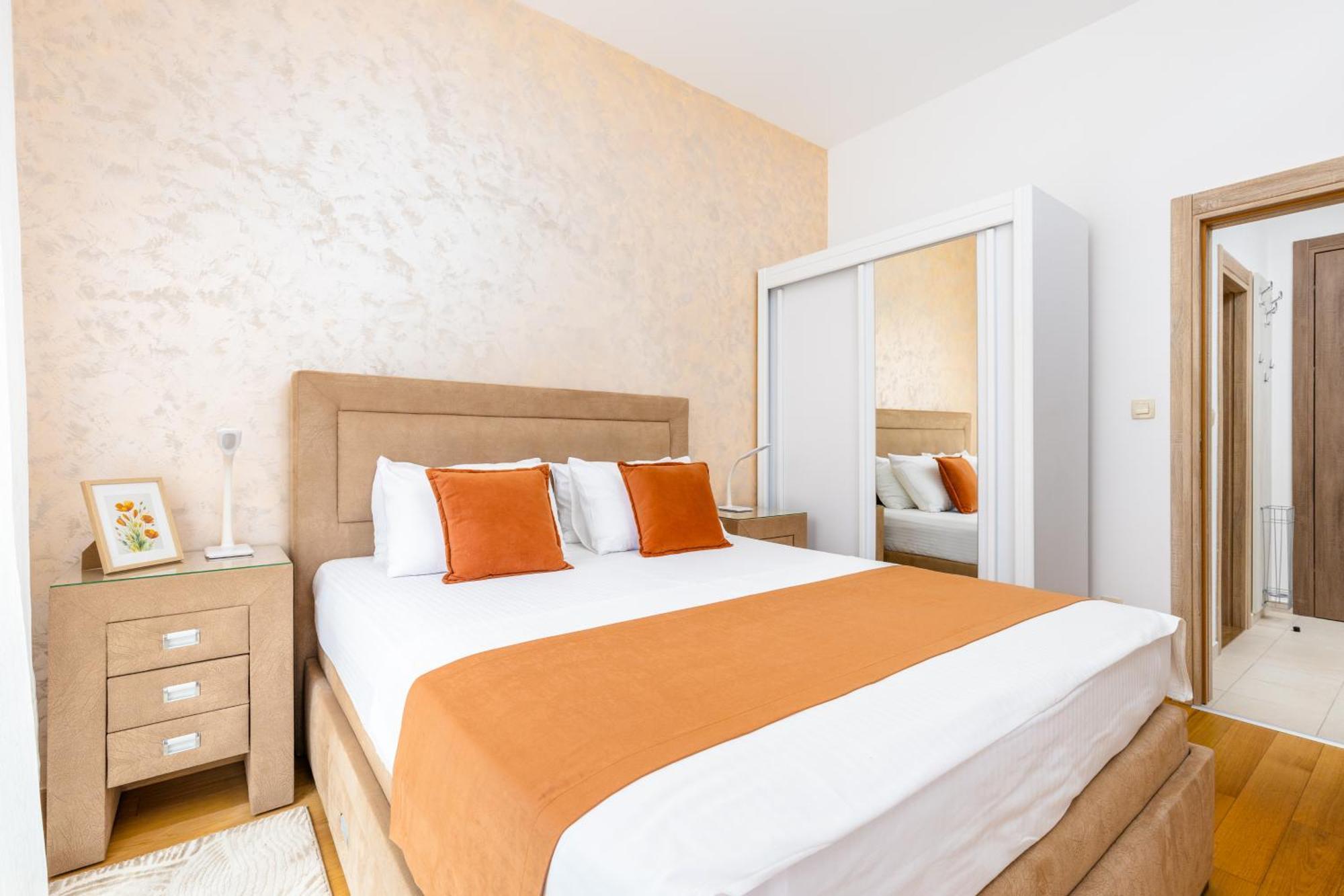 Apart Hotel M S Katunjanin Херцег Нови Екстериор снимка
