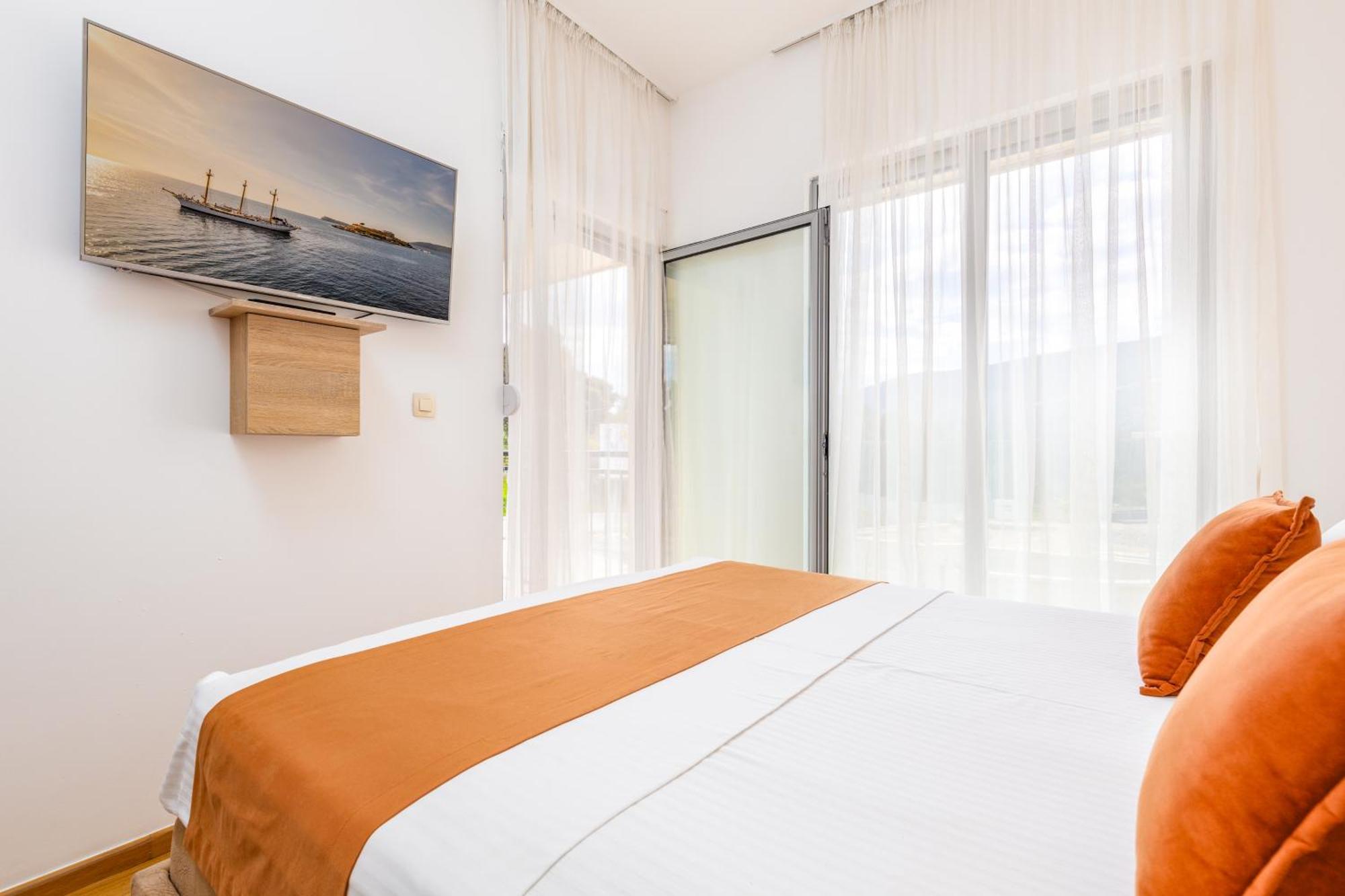 Apart Hotel M S Katunjanin Херцег Нови Екстериор снимка