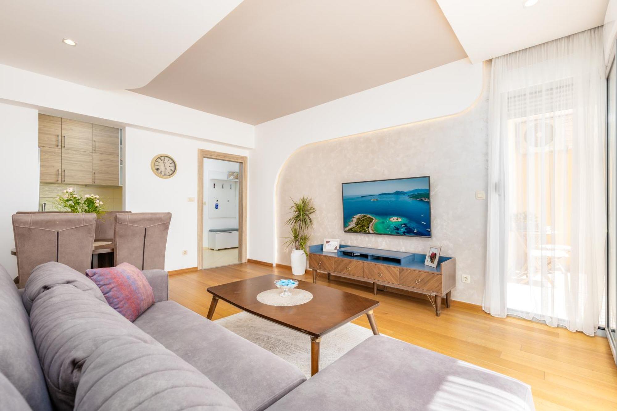 Apart Hotel M S Katunjanin Херцег Нови Екстериор снимка